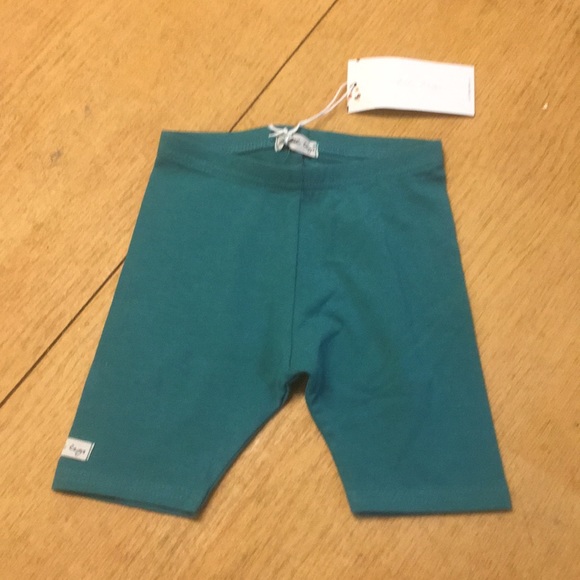 Lil leggs tight shorts - Picture 1 of 3